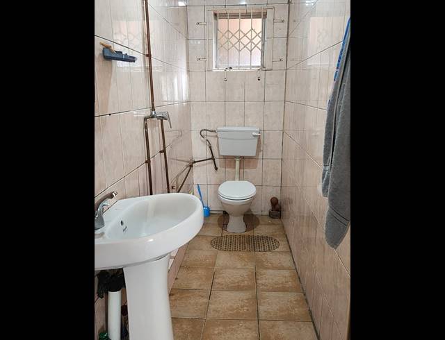 2 BEDROOM DUPLEX TO LET IN CROFTDENE